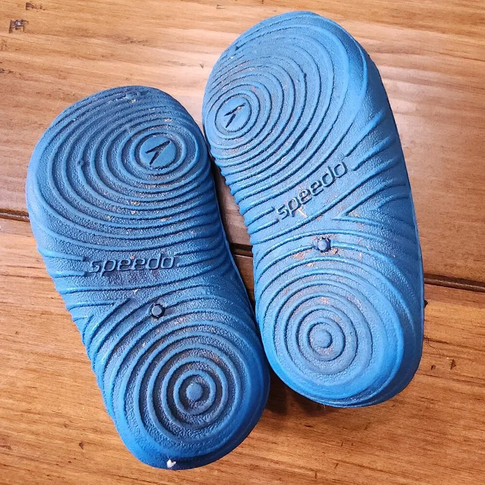 Speedo toddler Boys water shoes Size Small 5/6